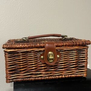 Wicker Basket with Leather Handle